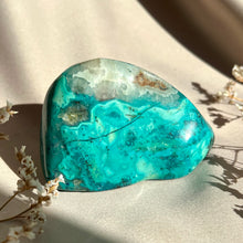 Load image into Gallery viewer, Shattuckite #2
