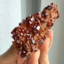 Ladda upp bild till gallerivisning, Vanadinite #4

