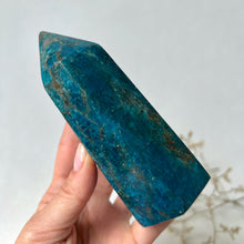 Load image into Gallery viewer, Blue Apatite Tower
