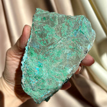 Load image into Gallery viewer, Chrysocolla Druzy #4
