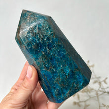 Load image into Gallery viewer, Blue Apatite Tower
