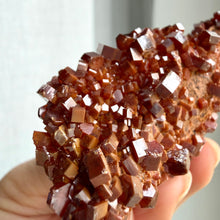 Ladda upp bild till gallerivisning, Vanadinite #3
