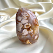 Load image into Gallery viewer, Flower Agate Standing Freeform N9
