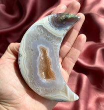 Load image into Gallery viewer, Agate Druzy Moon
