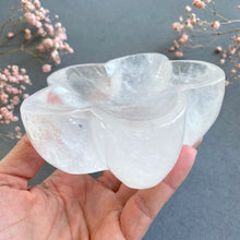 Load image into Gallery viewer, Clear Quartz Bowl Flower

