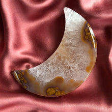 Load image into Gallery viewer, Agate Druzy Moon XL
