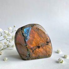 Load image into Gallery viewer, Sunset Labradorite #6

